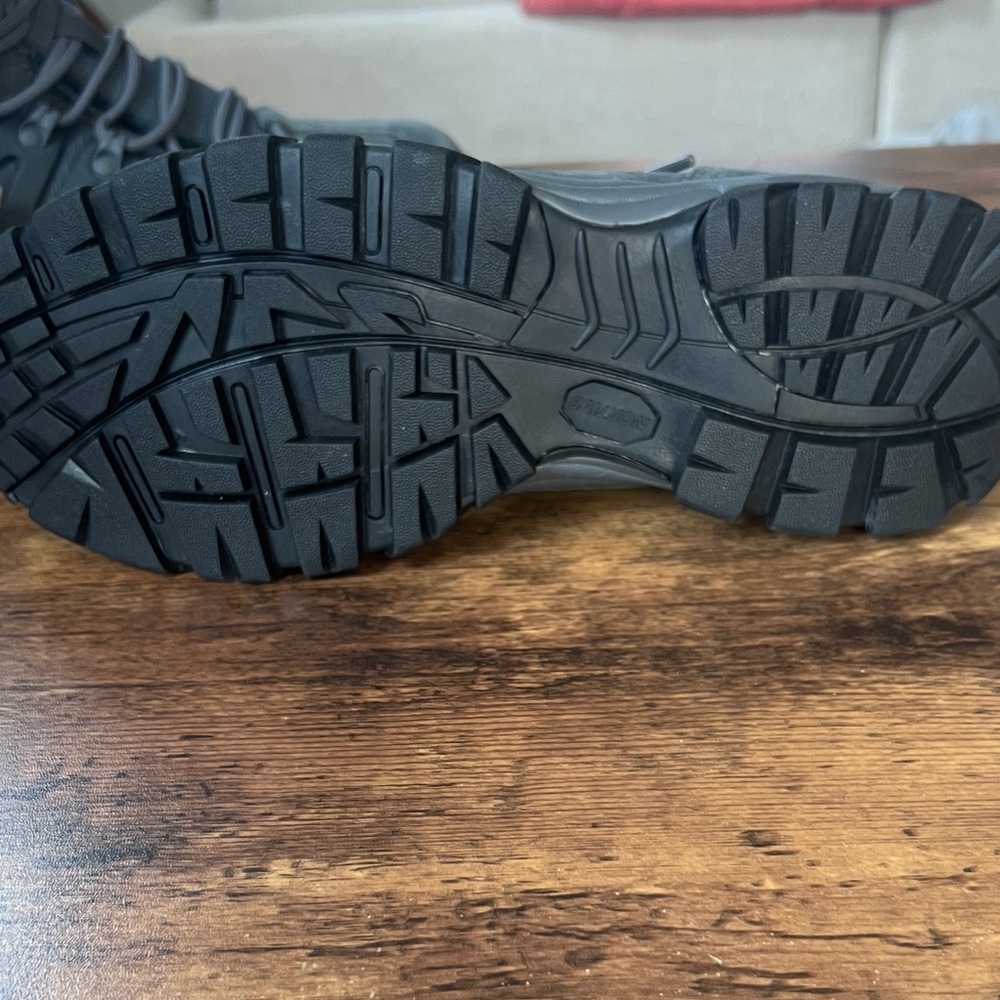 NWT- Men's Waterproof Hiking Boots - 9.5 - Picture 8 of 10